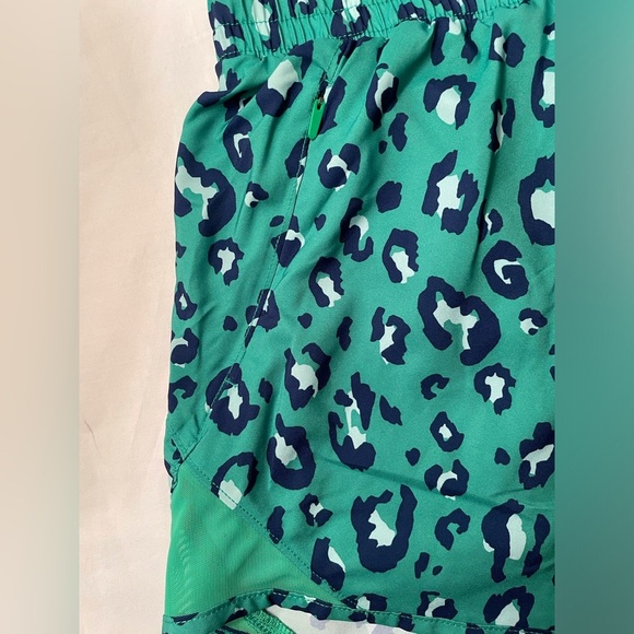 All In Motion Run Shorts in Green - Picture 4 of 9